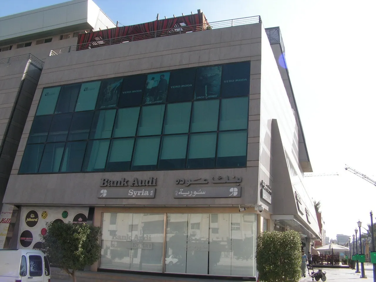 شركة الزجاج التي أنشأت ونفذت شام ستي سنتر دمشق | Sham City Center glass facade