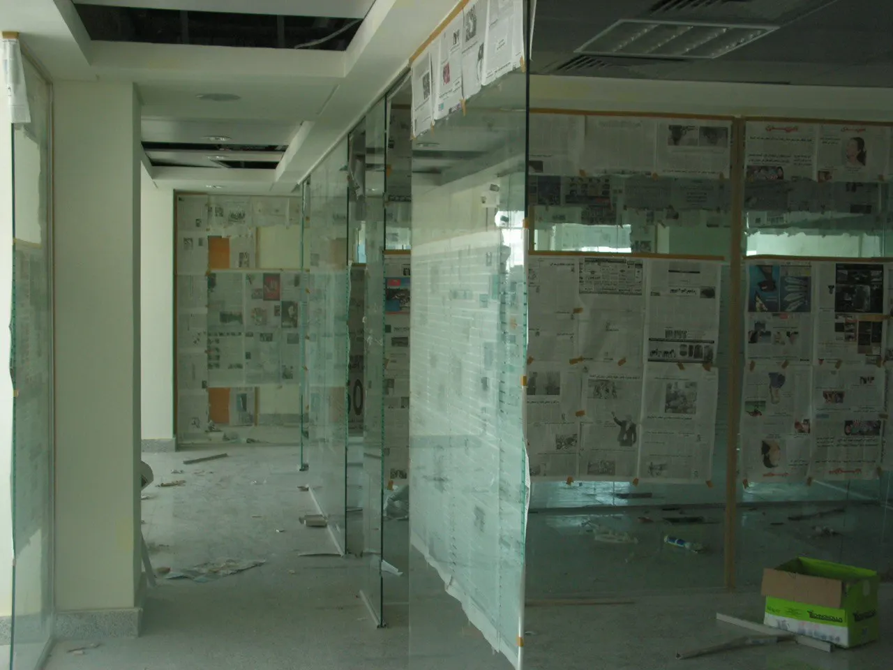 Glass office partitions, Banque BEMO